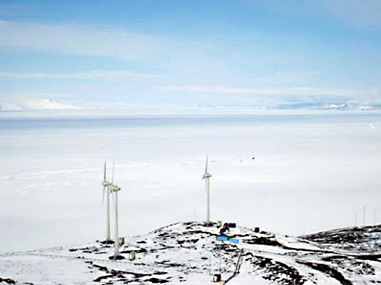 В Антарктиде построили крупнейшую ветряную ферму ФОТО